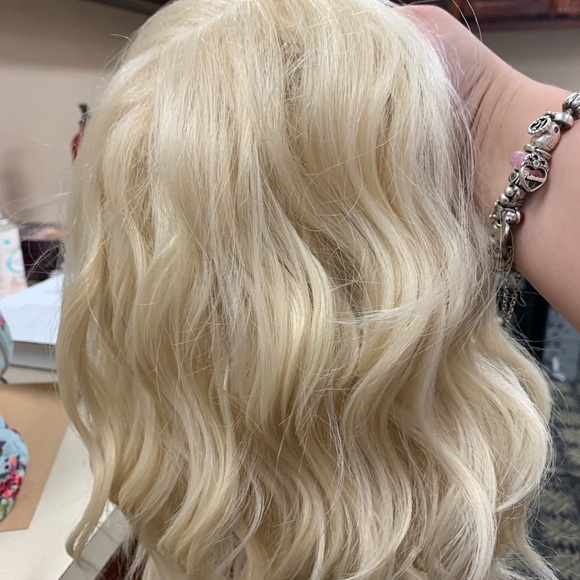 Blonde Swiss lace wig - Picture 3 of 4